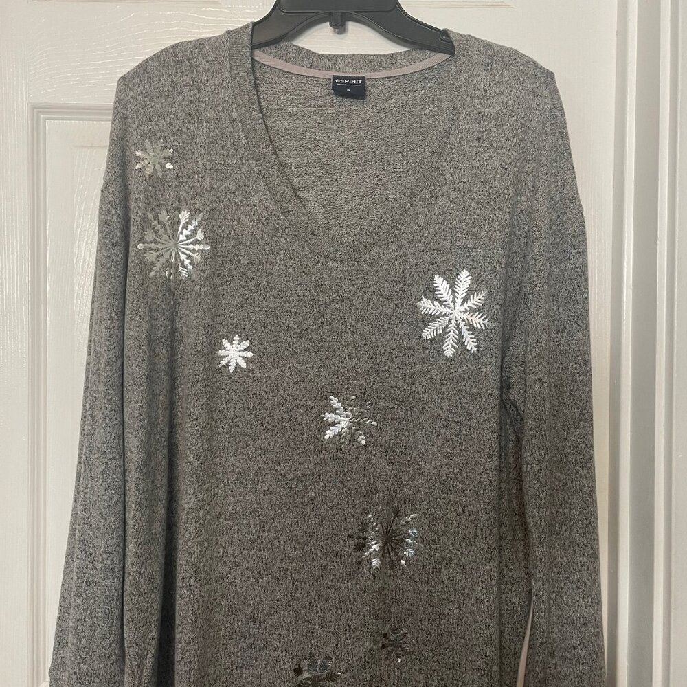 Spirit Activewear Let It Snow Athletic Grey Long Sleeve Shirt Small